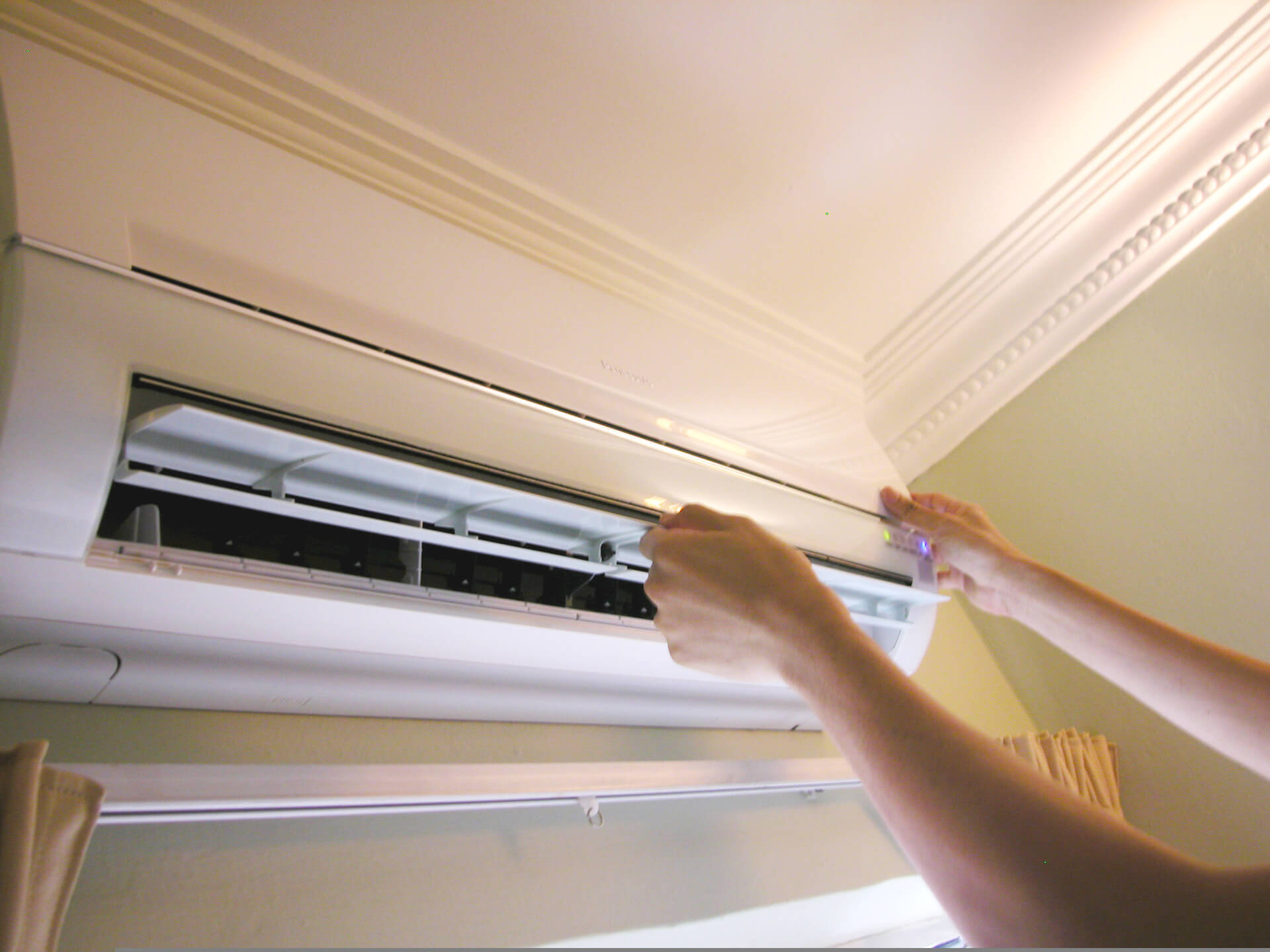 5 Signs That Your Air Con Needs Professional Service QLD